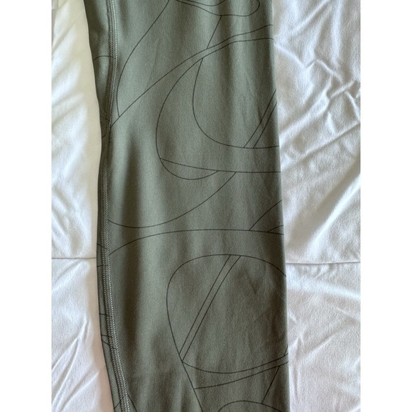 New Lululemon Align HR Pant 25" Size 6 Legging Pant LW5DLXS SYAD Olive NWT - Picture 2 of 11